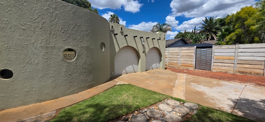 4 Bedroom Property for Sale in Flamwood North West